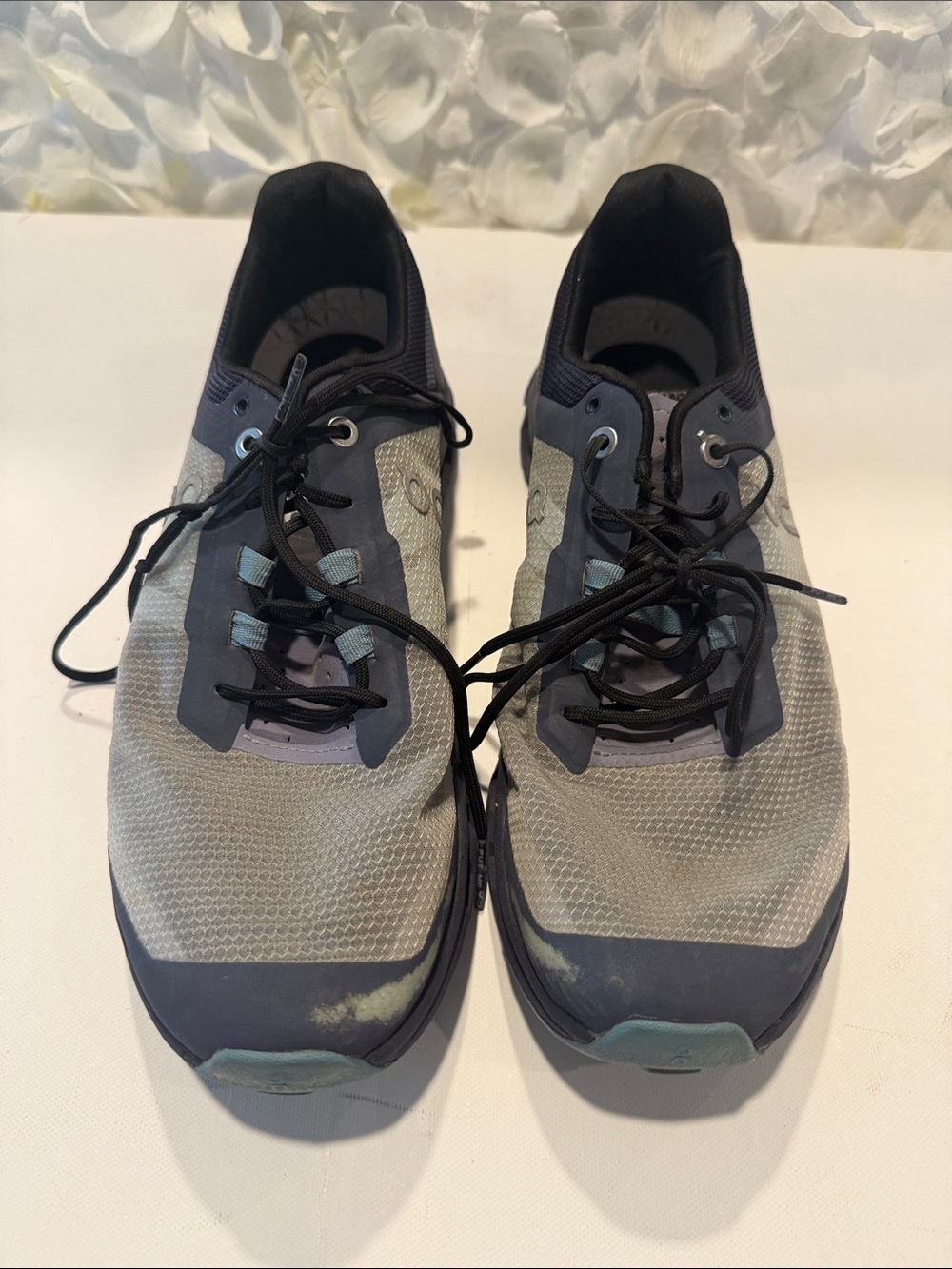 On Running Women's Gray and Navy Sneakers with Light Teal Accents